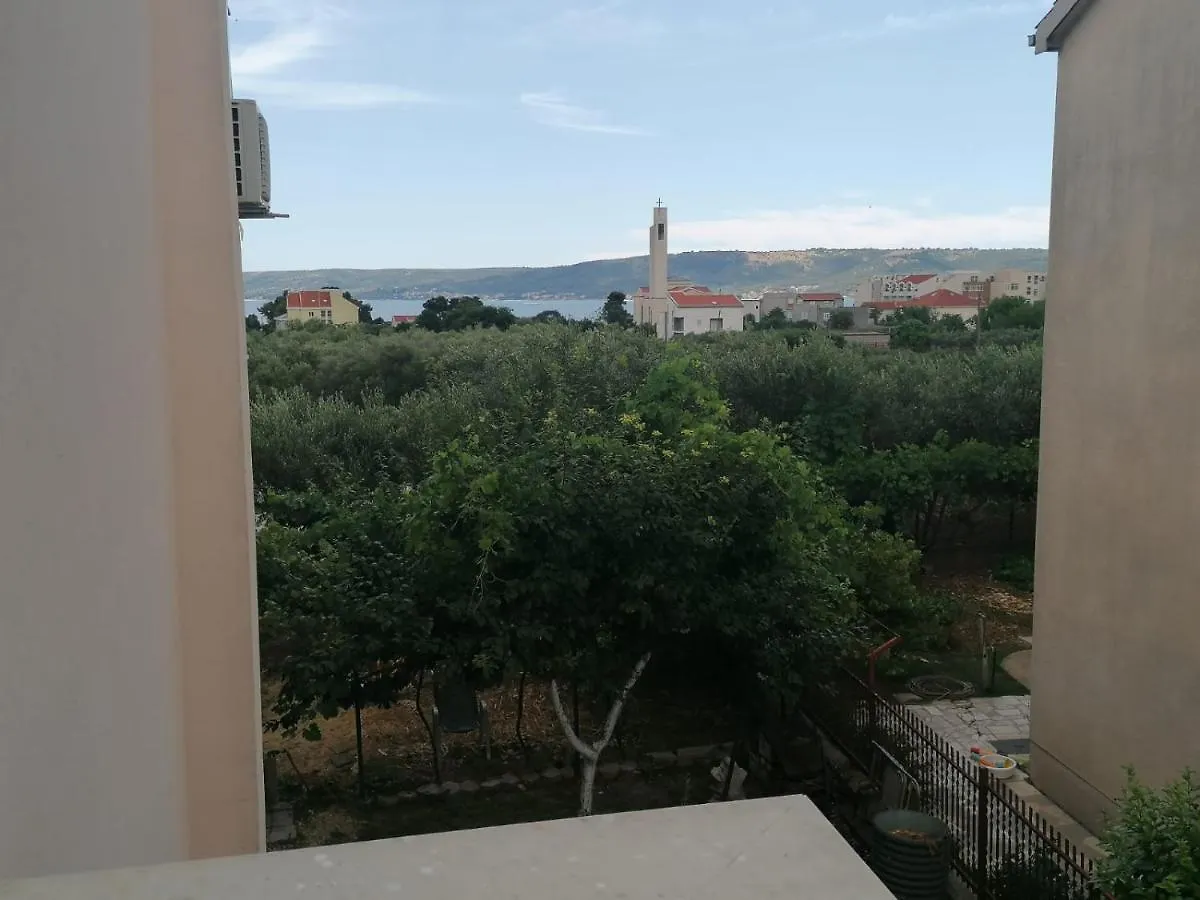 Apartman With Adriatic View 