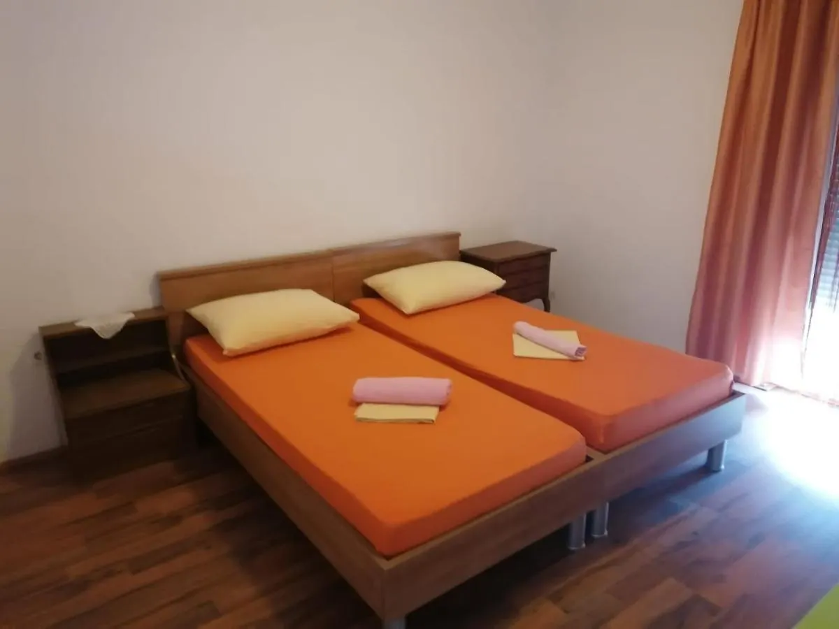 Apartman With Adriatic View 